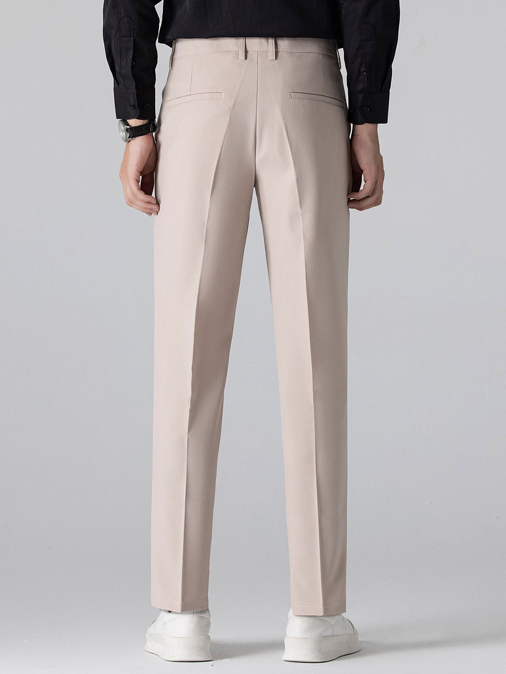 Camisa de Vestir con Cuello Mao y Pantalón Ajustado de Corte Cónico