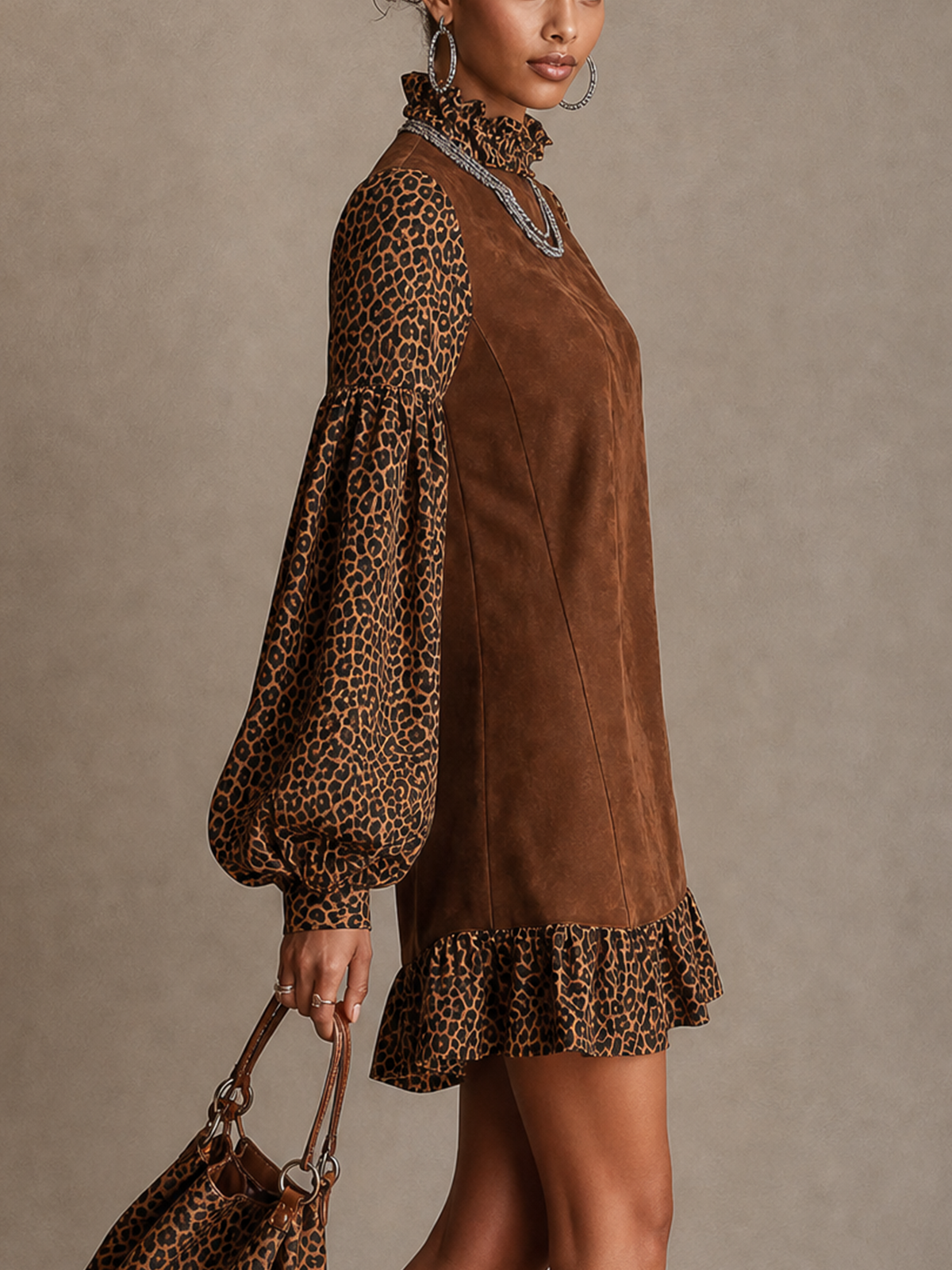Vestido Corto de Antelina Marrón y Estampado de Leopardo