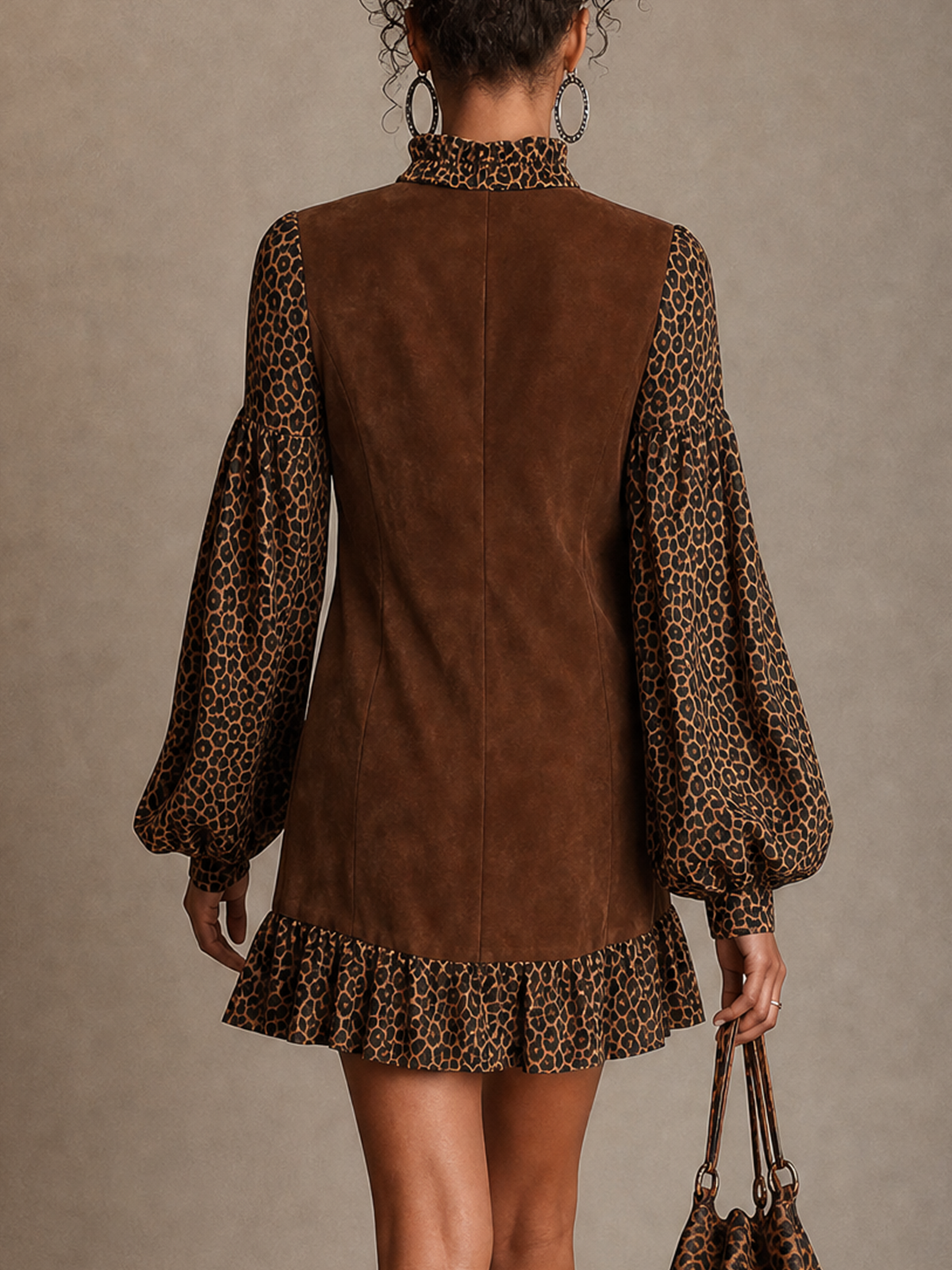 Vestido Corto de Antelina Marrón y Estampado de Leopardo