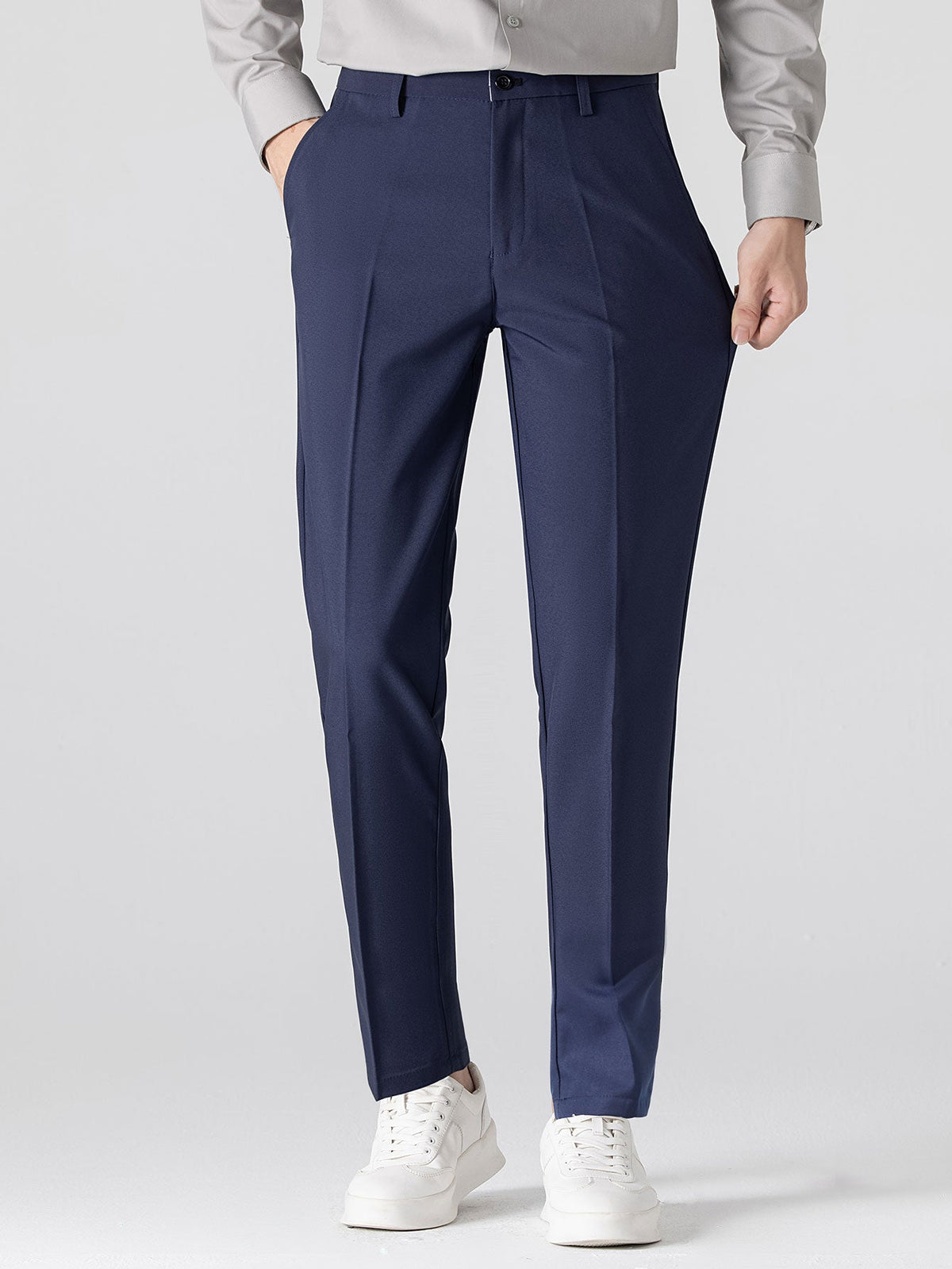 Camisa de Vestir con Cuello Mao y Pantalón Ajustado de Corte Cónico