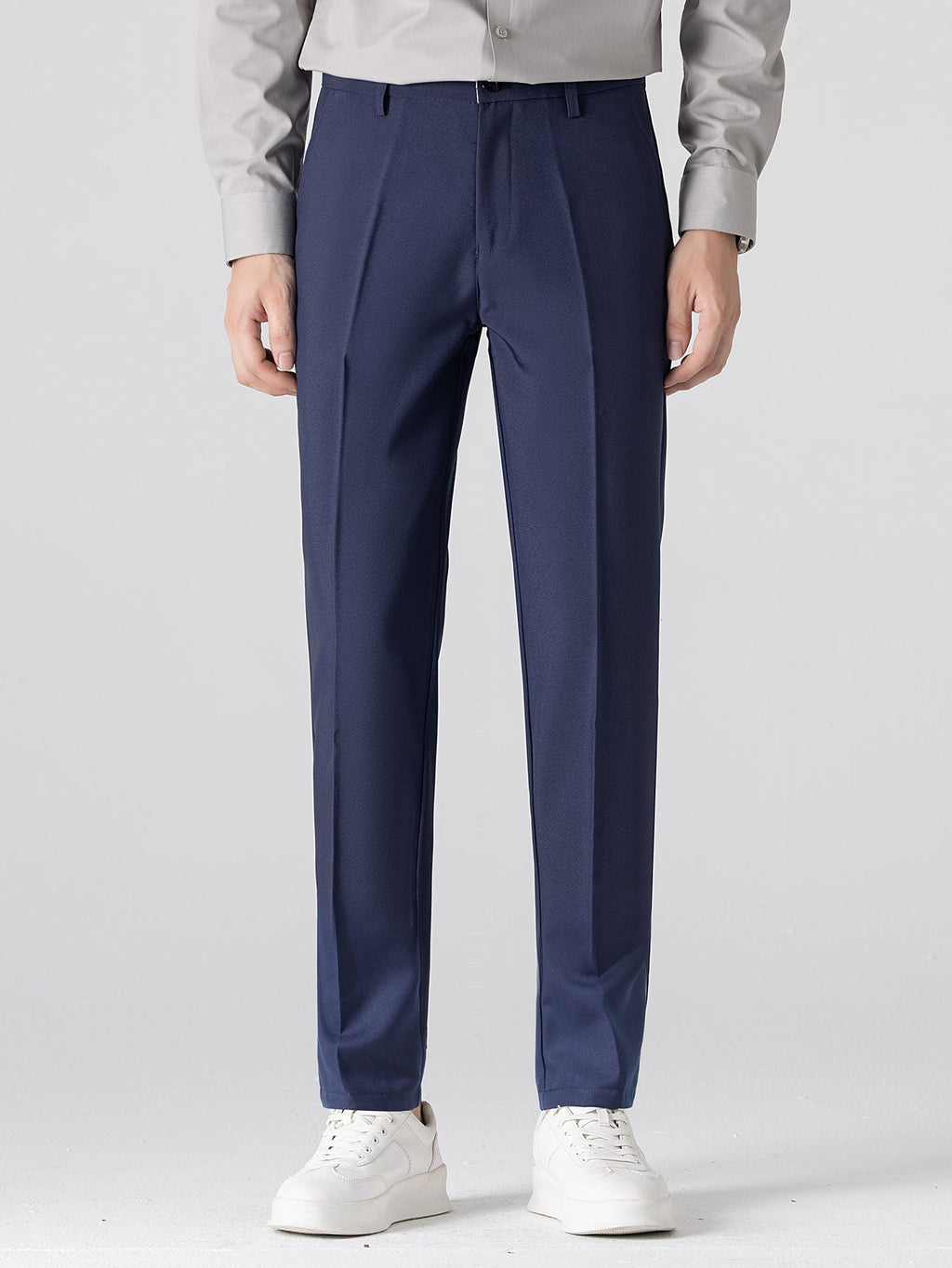 Camisa de Vestir con Cuello Mao y Pantalón Ajustado de Corte Cónico
