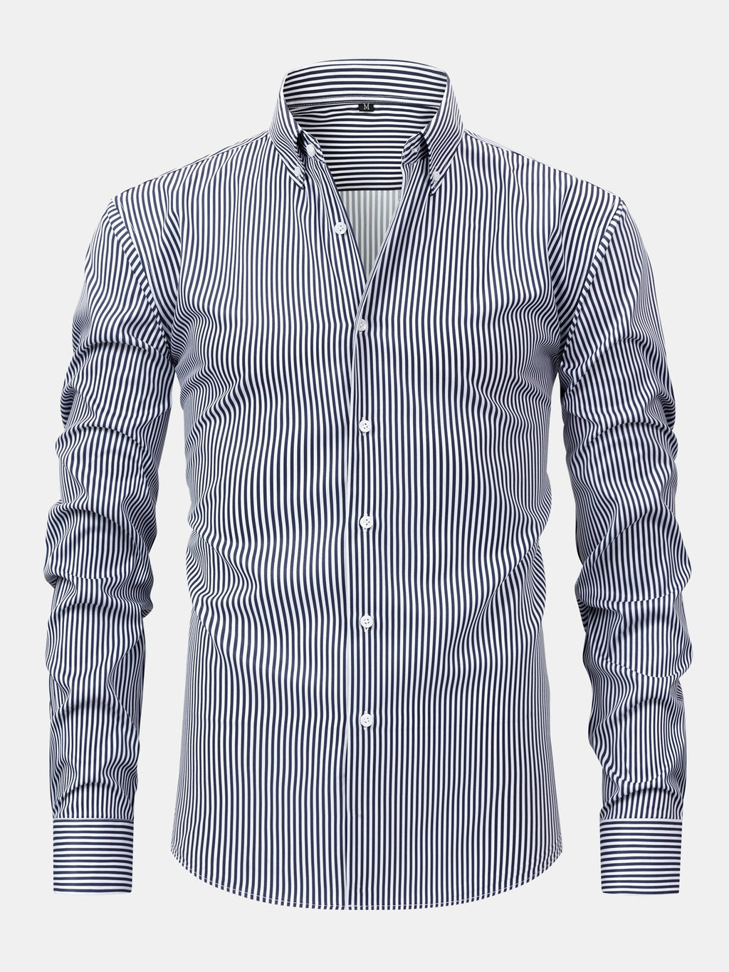 Camisa con botones de rayas de manga larga y pantalones ajustados de corte cónico