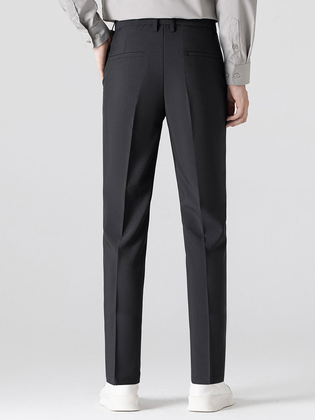 Camisa de Vestir con Cuello Mao y Pantalón Ajustado de Corte Cónico