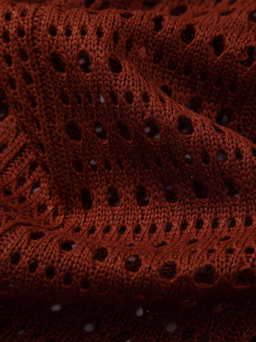 Polo de crochet con cuello en V & Pantalones de lino