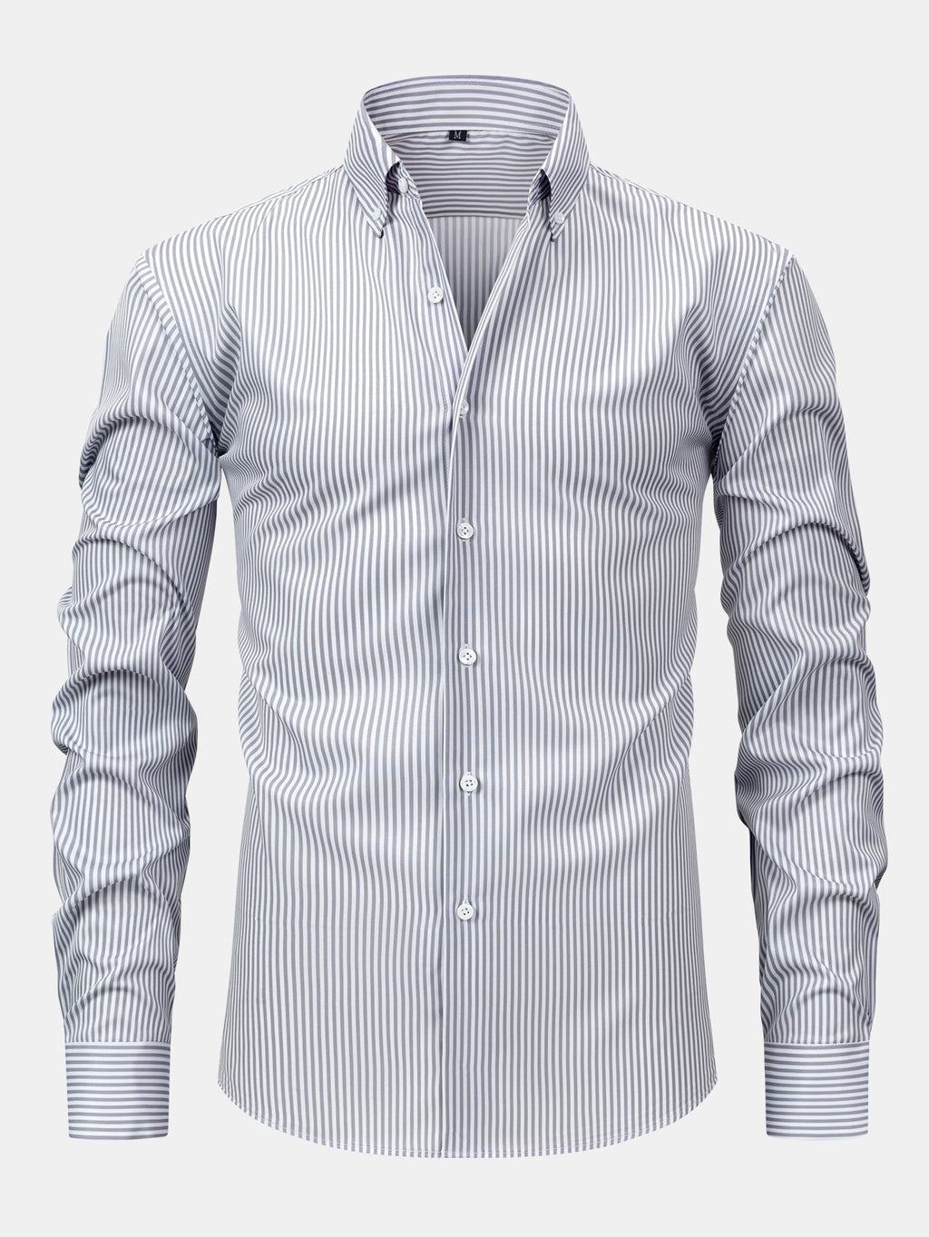 Camisa con botones de rayas de manga larga y pantalones ajustados de corte cónico