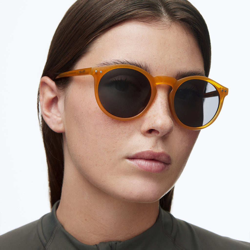 Kubu Amber Carbon