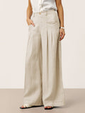 Pantalones relajados con pliegues