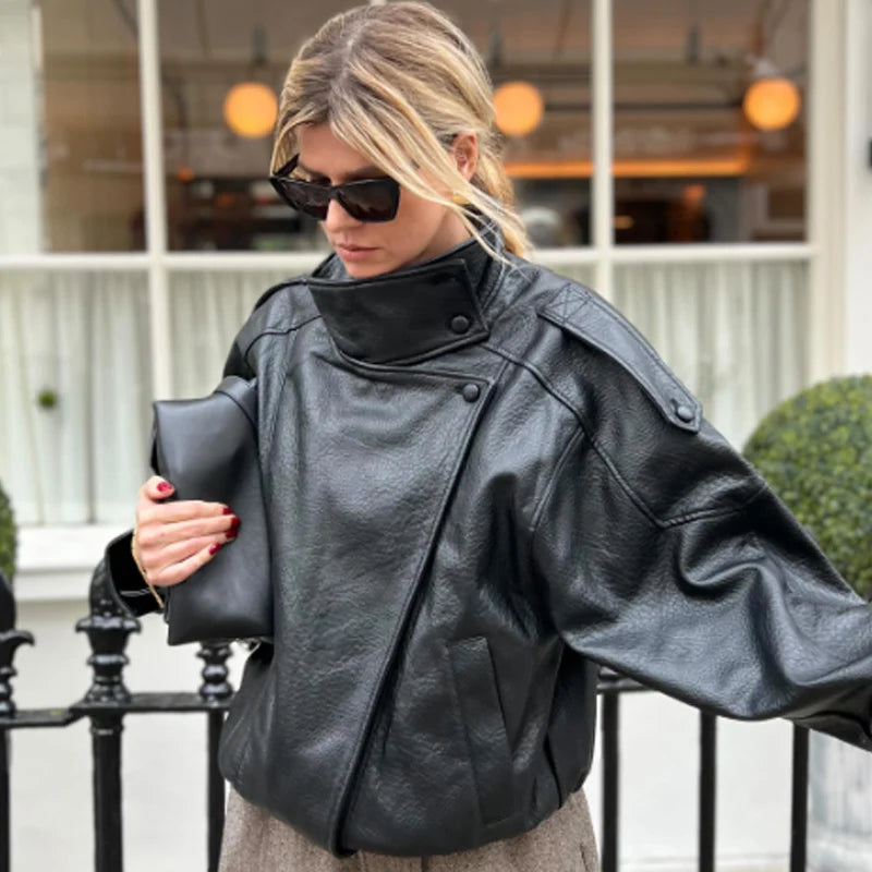 Chaqueta Bomber Negra de Piel Sintética