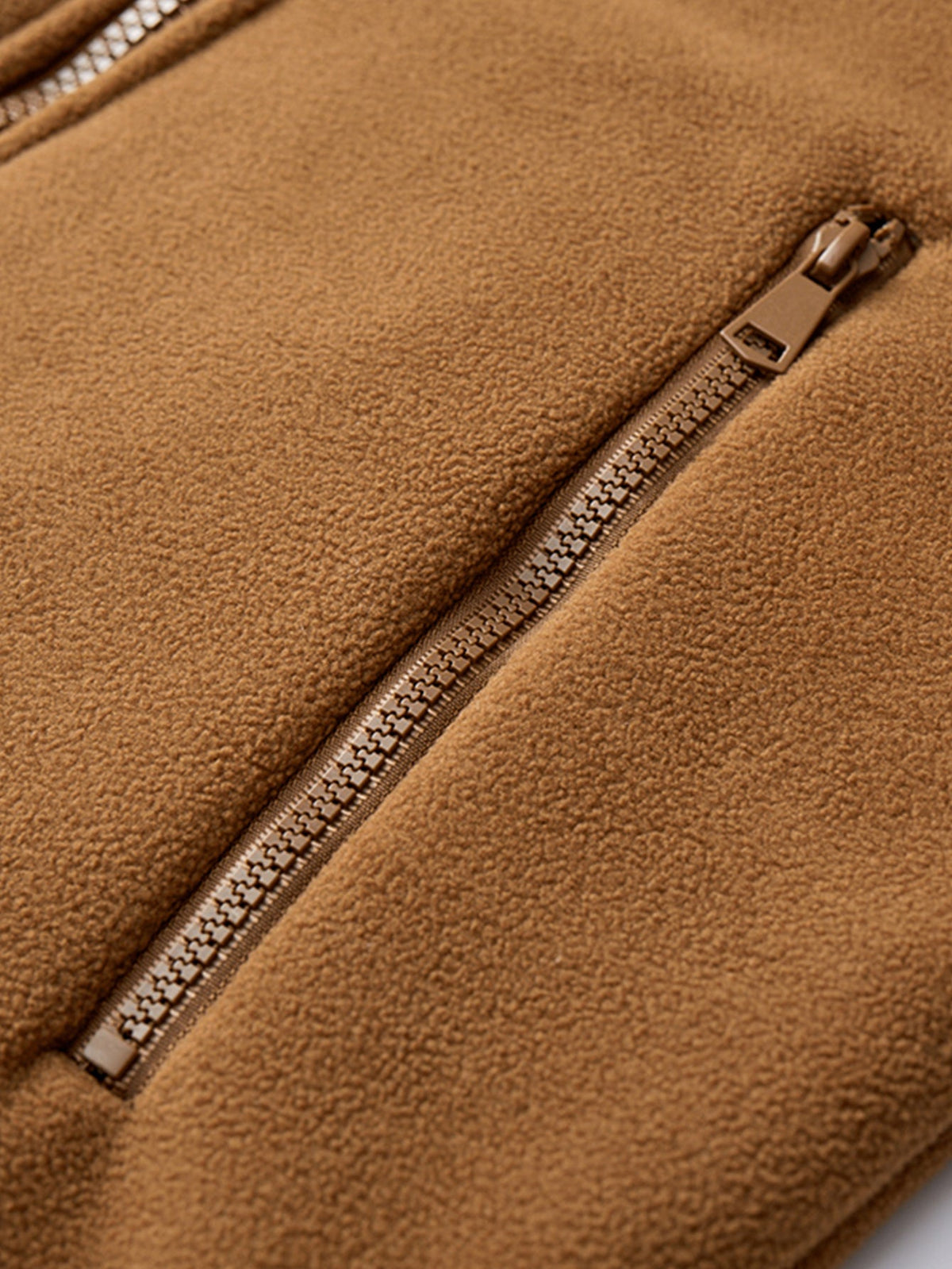 Chaqueta polar con cremallera y cuello alto